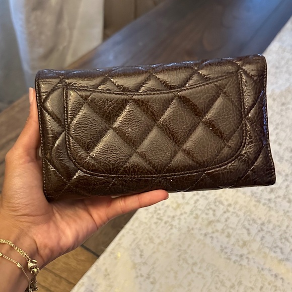 Chanel Brown Quilted Patent Wallet - Picture 5 of 12